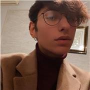 Ragazzo diplomato nel 2021 impartisce lezioni